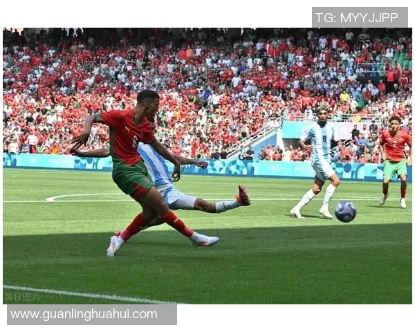 足球明星风采尽显的精彩图片合集让你领略球场魅力与激情