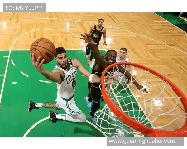 篮球明星路透独家揭秘球场背后的故事与荣耀时刻